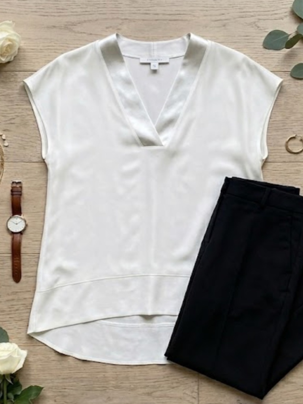 Vince White V-Neck Short Sleeve Blouse